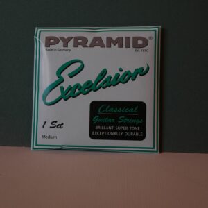 Pyramid Saiten Excelsior classical medium